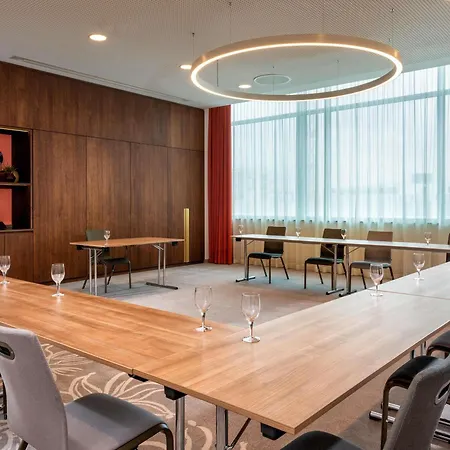 Szálloda Moevenpick Stuttgart Messe & Congress Leinfelden-Echterdingen