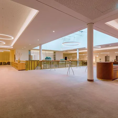 Hotel Moevenpick Stuttgart Messe & Congress 4*