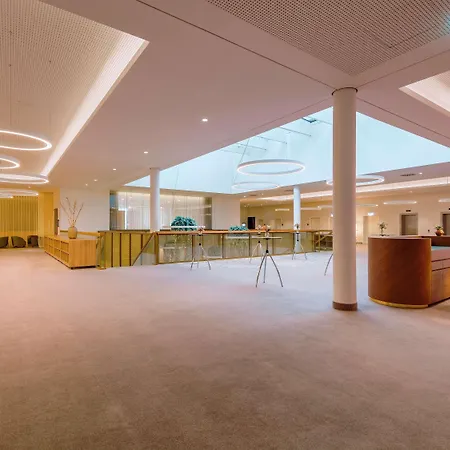 Hotel Moevenpick Stuttgart Messe & Congress 4*